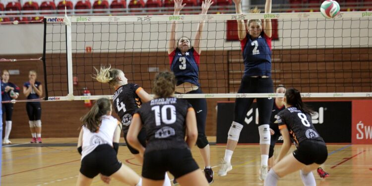 03.10.2020. Ostrowiec Św. II liga siatkówki: KSZO SMS - Wisła Kraków / Kamil Król / Radio Kielce