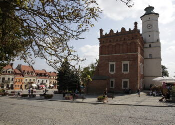 07.09.2016. Atrakcje Sandomierza. Ratusz na Rynku. Rynek. / Jarosław Kubalski / Radio Kielce