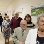 06.10.2020 Kielce. Otwarcie Filii Ośrodka Wsparcia Dziennego dla osób chorych na Alzheimera. Na zdjęciu (od lewej): Marek Scelina – były dyrektor kieleckiego MOPR-u, Magdalena Gościniewicz – pełniąca obowiązki dyrektora kieleckiego MOPR-u, ks. prałat Andrzej Kaszycki, senator Krzysztof Słoń, Bogdan Wenta – prezydent Kielc i Renata Janik - wicemarszałek województwa świętokrzyskiego / Jarosław Kubalski / Radio Kielce