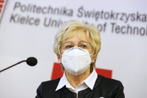 13.10.2020 Kielce. PŚk. Inauguracja roku akademickiego Uniwersytetu III Wieku "Ponad czasem". Prezes uniwersytetu Janina Łucak / Jarosław Kubalski / Radio Kielce