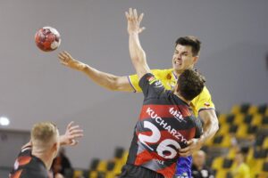 17.10.2020 Kielce. Piłka ręczna. PGNiG Superliga. Mecz Łomża Vive Kielce - Gwardia Opole. Szymon Sićko / Jarosław Kubalski / Radio Kielce