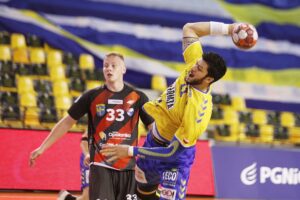 17.10.2020 Kielce. Piłka ręczna. PGNiG Superliga. Mecz Łomża Vive Kielce - Gwardia Opole. Nicolas Tournat / Jarosław Kubalski / Radio Kielce