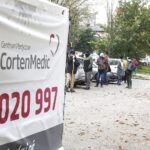 21.10.2020 Kielce. Koronawirus. Kolejka do punktu wymazowego przy ulicy Wesołej / Jarosław Kubalski / Radio Kielce