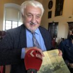 09.10.2020 Sandomierz. Przekazanie pamiątek po literatach do muzeum w Sandomierzu. Na zdjęciu (od lewej): Krzysztof Burek i Marta Burek / Grażyna Szlęzak-Wójcik / Radio Kielce