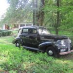 Końskie. Kolekcja zabytkowych samochodów Adama Kwiela. Na zdjęciu: 1938 Chevrolet de luxe na planach filmowych / archiwum Adam Kwiel
