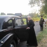 Końskie. Kolekcja zabytkowych samochodów Adama Kwiela. Na zdjęciu: 1938 Chevrolet de luxe na planach filmowych / archiwum Adam Kwiel