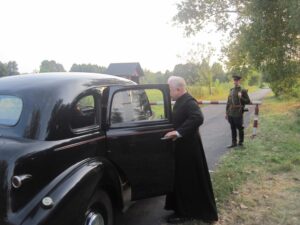 Końskie. Kolekcja zabytkowych samochodów Adama Kwiela. Na zdjęciu: 1938 Chevrolet de luxe na planach filmowych / archiwum Adam Kwiel