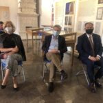 10.10.2020 Sandomierz. Wykłady na temat Zgody Sandomierskiej. Na zdjęciu od lewej Anita Przyłucka - sekretarz Sandomierza, prof. Krzysztof Bracha - UJK, poseł PiS Marek Kwitek / Grażyna Szlęzak-Wójcik / Radio Kielce