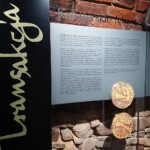 17.10.2020. Opatów. Podziemna Trasa Turystyczna. Wystawa „Złoty Wiek Opatowa” / Emilia Sitarska / Radio Kielce