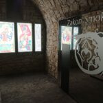 17.10.2020. Opatów. Podziemna Trasa Turystyczna. Wystawa „Złoty Wiek Opatowa” / Emilia Sitarska / Radio Kielce