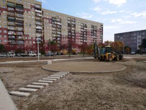 29.10.2020 Ostrowiec Świętokrzyski. Prace nad Ogrodem Zdrowia / Emilia Sitarska / Radio Kielce