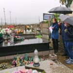 17.10.2020. Szewna. Spacer krajoznawczo-historyczny po cmentarzu szewieńskim / Emilia Sitarska / Radio Kielce