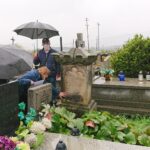 17.10.2020. Szewna. Spacer krajoznawczo-historyczny po cmentarzu szewieńskim / Emilia Sitarska / Radio Kielce