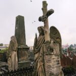 17.10.2020. Szewna. Spacer krajoznawczo-historyczny po cmentarzu szewieńskim / Emilia Sitarska / Radio Kielce