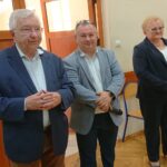 03.10.2020. Wąchock. Rozgrywki II Ligi Świętokrzysko-Łódzkiej w tenisa sportowego. Na zdjęciu (po lewej) Krzysztof Lipiec - poseł PiS i Robert Janus - prezes ŚZTS / Anna Głąb / Radio Kielce