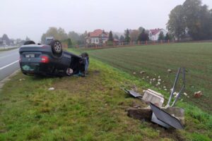 25.10.2020. Rataje Słupskie. Wypadek / KPP Busko-Zdrój