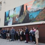 02.10.2020. Masłów. Odsłonięcie muralu. Przemawia Tomasz Lato - wójt Masłowa / Wiktor Taszłow / Radio Kielce