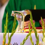 04.10.2020. Kielce. Wprowadzenie do parafii Ducha Świętego w Kielcach relikwii franciszkańskich męczenników / Wiktor Taszłow / Radio Kielce