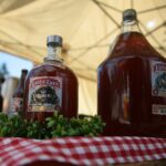 04.10.2020. Tokarnia. Piknik pszczelarski w Muzeum Wsi Kieleckiej / Wiktor Taszłow / Radio Kielce