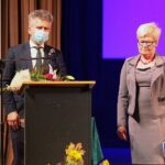 05.10.2020. Kielce. Inauguracja roku akademickiego Uniwersytetu Trzeciego Wieku. Na zdjęciu (od lewej): Krzysztof Słoń - senator,  Elżbieta Iwan - prezes Świętokrzyskiego Uniwersytetu Trzeciego Wieku / Wiktor Taszłow / Radio Kielce