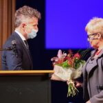 05.10.2020. Kielce. Inauguracja roku akademickiego Uniwersytetu Trzeciego Wieku. Na zdjęciu (od lewej): Krzysztof Słoń - senator,  Elżbieta Iwan - prezes Świętokrzyskiego Uniwersytetu Trzeciego Wieku / Wiktor Taszłow / Radio Kielce