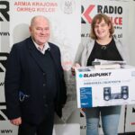 07.10.2020. Kielce. Rozstrzygnięcie konkursu historycznego "Klub Odkrywców". Na zdjęciu (od lewej): Tadeusz Sikora - dyrektor Muzeum Wsi Kieleckiej, Aneta Kołodziejska / Wiktor Taszłow / Radio Kielce