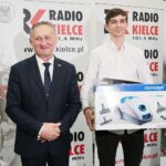 07.10.2020. Kielce. Rozstrzygnięcie konkursu historycznego "Klub Odkrywców". Na zdjęciu (od lewej): Zbigniew Koniusz - wojewoda świętokrzyski, Grzegorz Kołodziejski / Wiktor Taszłow / Radio Kielce