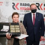 07.10.2020. Kielce. Rozstrzygnięcie konkursu historycznego "Klub Odkrywców". Na zdjęciu (od lewej): Krzysztof Brymerski, minister Jan Józef Kasprzyk - szef Urzędu do Spraw Kombatantów i Osób Represjonowanych / Wiktor Taszłow / Radio Kielce