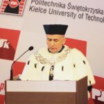 07.10.2020. Kielce. Politechnika Świętokrzyska. Rozpoczęcie roku akademickiego. Przemawia prof. Zbigniew Koruba – rektor Politechniki Świętokrzyskiej / Wiktor Taszłow / Radio Kielce