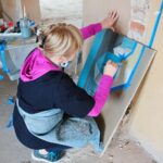 09.10.2020. Szydłów. Międzynarodowy plener malarski Magiczne Miasto Szydłów 2020. Na zdjęciu: Maria Kierner / Wiktor Taszłow / Radio Kielce