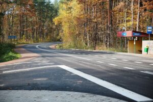 30.10.2020. Borków. Otwarcie wyremontowanych dróg z Funduszu Dróg Samorządowych w gminie Daleszyce / Wiktor Taszłow / Radio Kielce