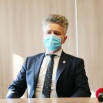 30.10.2020. Kielce. Wręczenie promes dla przedsiębiorców na utworzenie miejsc pracy dla osób niepełnosprawnych. Na zdjęciu: Krzysztof Słoń - senator / Wiktor Taszłow / Radio Kielce