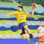 31.10.2020 Kielce. Mecz Łomża Vive Kielce - Energa MKS Kalisz. Na zdjęciu: Alex Dujszebajew / Wiktor Taszłow / Radio Kielce