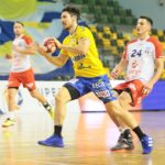 31.10.2020 Kielce. Mecz Łomża Vive Kielce - Energa MKS Kalisz. Na zdjęciu: Alex Dujszebajew / Wiktor Taszłow / Radio Kielce