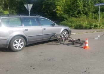 16.09.2020. Potrącenie rowerzystki na obwodnicy Ćmielowa / Policja