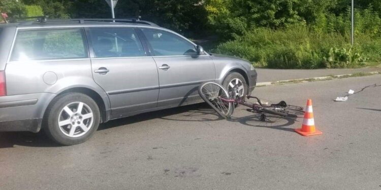 16.09.2020. Potrącenie rowerzystki na obwodnicy Ćmielowa / Policja