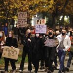26.10.2020. Kielce. Marsz przeciwników zaostrzenia ustawy antyaborcyjnej / Jarosław Kubalski / Radio Kielce