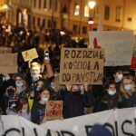 26.10.2020. Kielce. Marsz przeciwników zaostrzenia ustawy antyaborcyjnej / Jarosław Kubalski / Radio Kielce