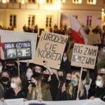 26.10.2020. Kielce. Marsz przeciwników zaostrzenia ustawy antyaborcyjnej / Jarosław Kubalski / Radio Kielce