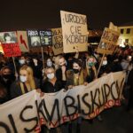 26.10.2020. Kielce. Marsz przeciwników zaostrzenia ustawy antyaborcyjnej / Jarosław Kubalski / Radio Kielce