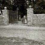 Jędrzejów. Wejście na cmentarz Św. Trójcy / andreovia .pl