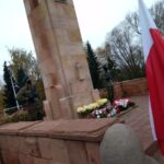 11.11.2020 Ostrowiec Św. Strzelecka warta przy pomniku Marszałka Piłsudskiego / Jednostka Strzelecka 2013 Związku Strzeleckiego