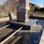 26.11.2020. Topola. Pomnik upamiętniający mord dokonany przez Niemców 28 stycznia 1944 roku / UMiG Skalbmierz