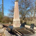 26.11.2020. Topola. Pomnik upamiętniający mord dokonany przez Niemców 28 stycznia 1944 roku / UMiG Skalbmierz