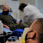18.11.2020 Kielce. Terytorialsi oddają krew oraz osocze / szer.D.WOS / ŚBOT