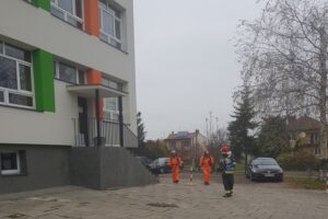 12.11.2020. Skalbmierz. Alarm bombowy / PSP w Kazimierzy Wielkiej