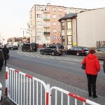 19.11.2020. Busko-Zdrój. Akcja policji przy ulicy Poprzecznej / Jarosław Kruk