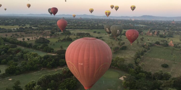 Birma. Bagan / Majka Szura