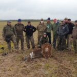 Na zdjęciu: Członkowie Świętokrzyskiej Grupy Eksploracyjnej ze swoimi znaleziskami / Maciej Gancarski  / Świętokrzyska Grupa Eksploracyjna