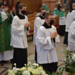 08.11.2020. Gorzyce. Udzielenie święceń prezbiterialnych diakonowi Piotrowi Sosnówce / ks. Wojciech Kania